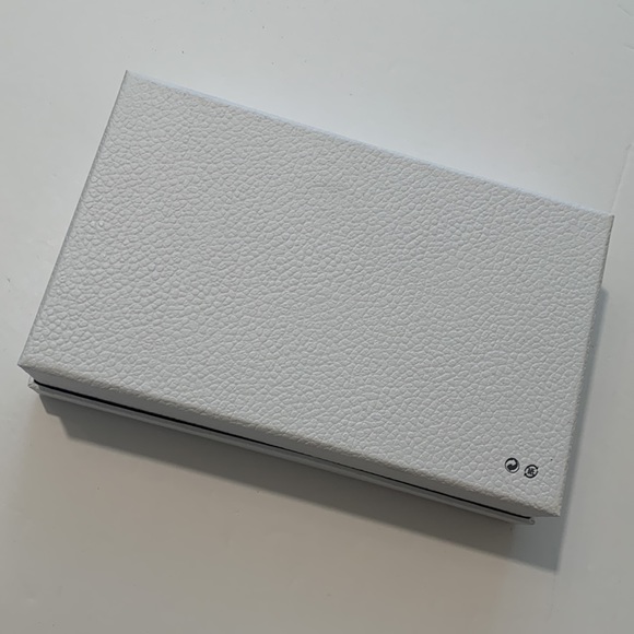 Dior EMPTY Gift Box with Dior Silky Ribbon and White Tissue Paper • Authentic - Picture 5 of 13